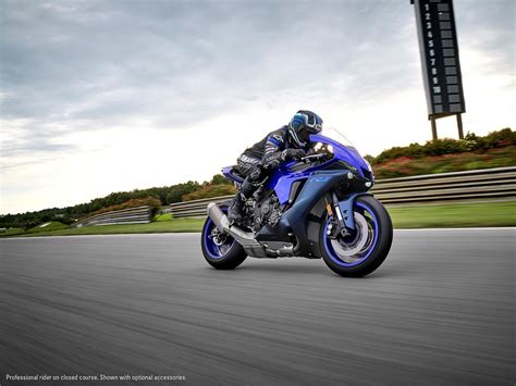 Model Feature Comparison 2022 Yamaha Yzf R1 And 2022 Yamaha Yzf R1