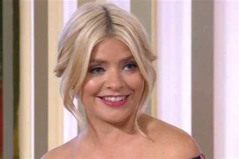 Holly Willoughby Stuns In Bare Faced Selfie And Shows Off Freckles