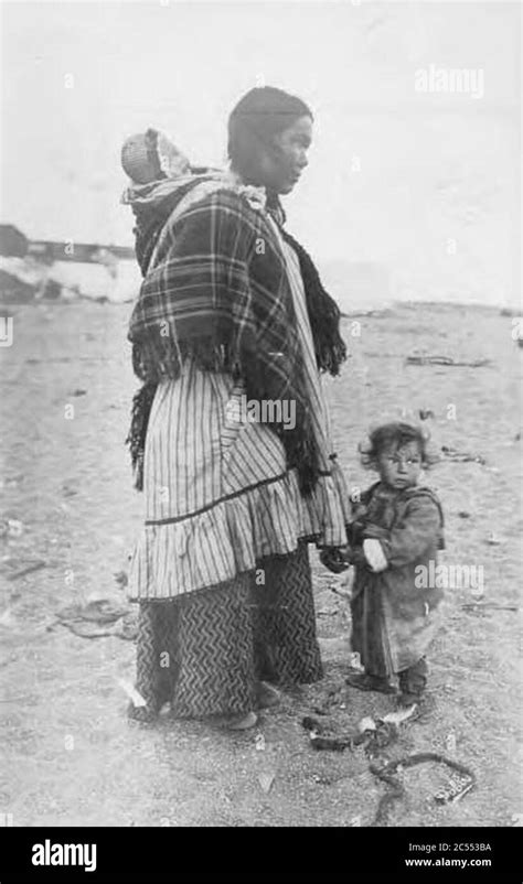 Inuit Mother And Children Alaska Circa 1900 1912 Alca 7268 Stock
