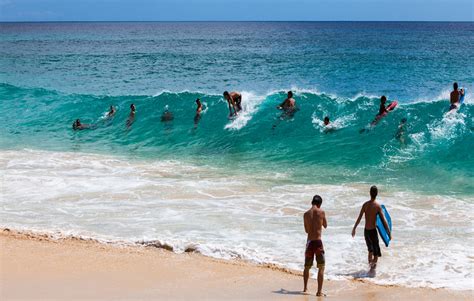 Top Surfing Places In Oahu