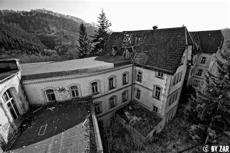 Bestehend aus diele, küche, schlafzimmer, wohnzimmer und balkon, 59,00 qm bzw. Knappschaftsheilstätte im Harz - Urbex
