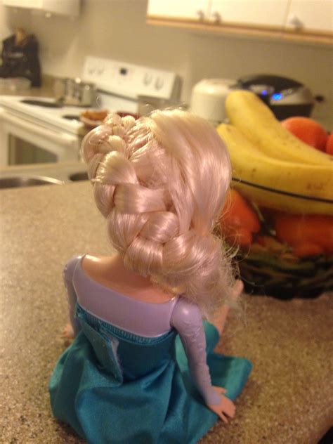 Elsa With Her Hair Braided To The Side Hair Designs Braided