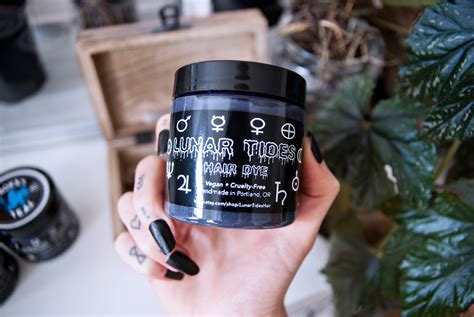 Lunar tides hair dye