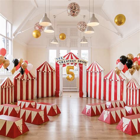 Red And White Circus Concertina Entrance Circus Theme Party Red And