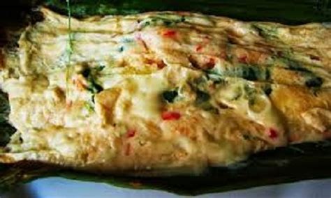 Masukkan telur asin, beri merica dan koreksi rasa, ‎masak sampai berbusa lalu siram ke atas brokoli goreng, atau aduk brokoli ke dalam saus telur asin. Resep Membuat Botok Telur Asin Khas Demak