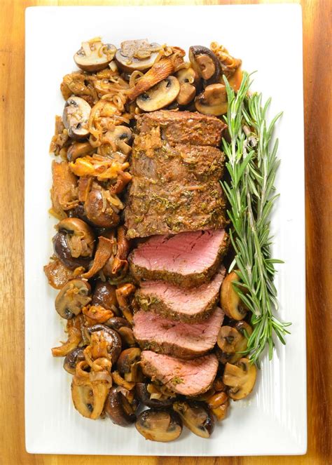 Our table almost always includes bread like biscuits or rolls for soaking up roast juices, but it also needs a potato dish (or two or three) and a. Beef Tenderloin Side Dishes Christmas / Roasted Beef Tenderloin With Port Wine Gravy Valerie S ...