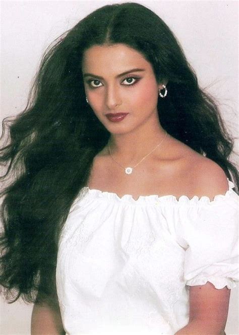 Pin By Arbab On 70s Gorgeous Of Bollywood ️ Rekha Actress Most
