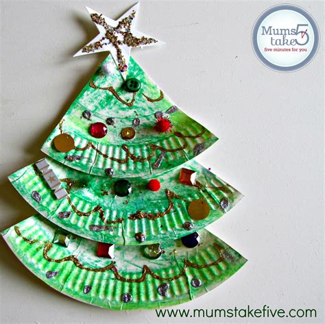 These fun activities you do with your friends and family create memories that will stay with you for the rest of your life! Christmas Arts and Crafts