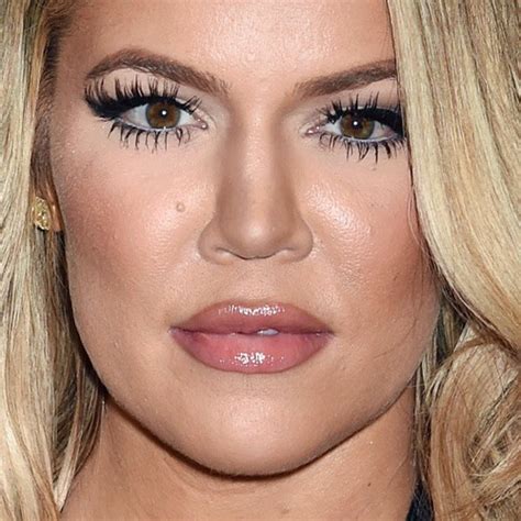 Khloe Kardashians Makeup Photos And Products Steal Her Style