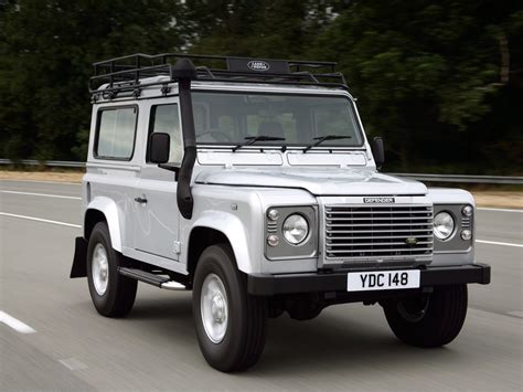 This iconic 4x4 represents 70 years of innovation and improvement. LAND ROVER Defender 90 specs & photos - 1991, 1992, 1993 ...