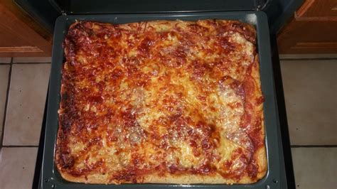 Delivery & carryout locations are open! American Pizza, Big Pizza Teig von Medaillon | Chefkoch.de