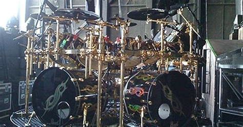 A limited edition signature set by the masked iowan metal drummer. Joey Jordison Drum Kit | slipknot | Pinterest | Discover more best ideas about Drum kit, Drums ...