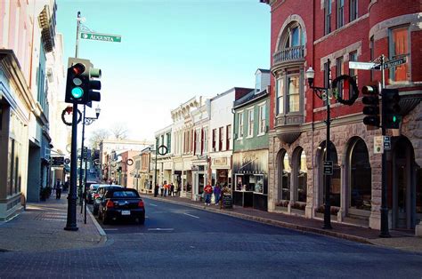 These 25 Towns In Virginia Have The Best Main Streets You Gotta Visit