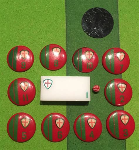 Futebol de botão is a simulation of the traditional brazilian board game to be played between two devices in a network. Futebol de Botão Antigo: BRIANEZI 2 FAIXAS - PORTUGUESA