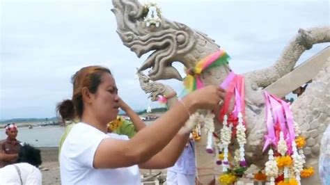 Thaise Tempel Komt Na Twintig Jaar Boven Water Nunl