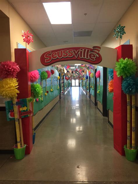 Seussville Hallway Decorated By Parents And Teachers Hallwayideas Dr