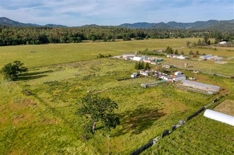 7.67 acres in Josephine County, Oregon