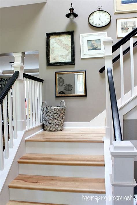 Chic Ways To Decorate Your Staircase Wall Noted List