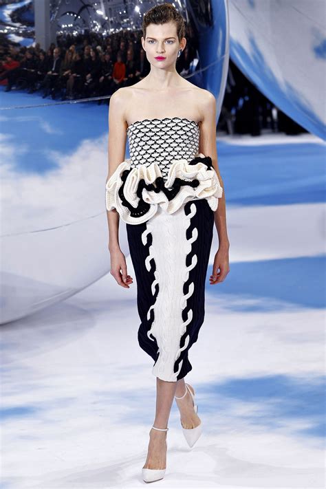 6 Christian Dior Fall 2013 Dresses That Have Jennifer Lawrence Written