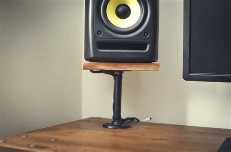 Why go for gaming monitor with speakers? DIY Desk & Battlestation | Speaker stands diy, Desk ...