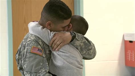 soldier dad surprises kindergarten son for christmas touching viral youtube
