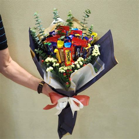 Find over 100+ of the best free bouquet of flowers images. 9 Edible Bouquets In Singapore To Surprise Your Foodie ...