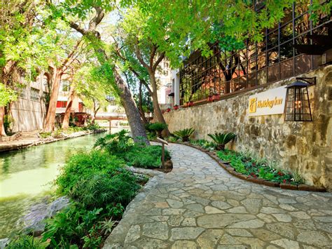 San Antonio Riverwalk Hotel | Holiday Inn® San Antonio - Riverwalk