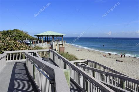 Boca Raton Beach Pavilion Walkway Stock Editorial Photo © Serenethos