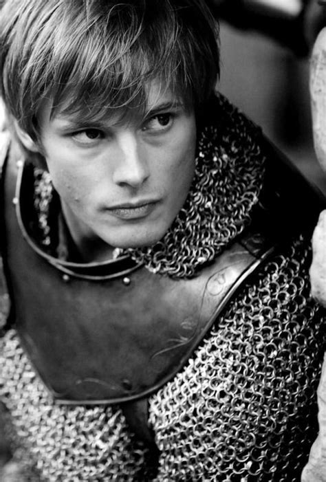 Bradley James Colin Bradley Merlin Series Merlin Cast Roi Arthur