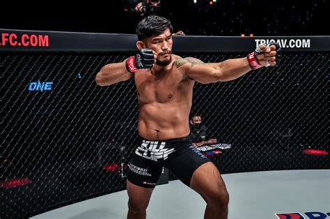 Aung La N Sang Makes Statement With First Round Ko Of Leandro Ataides