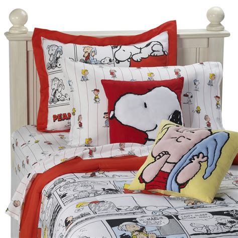 Peanuts Comic Strip Mini Comforter Set And Accessories