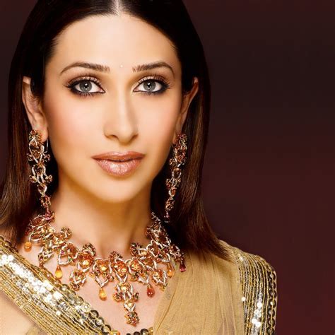 Karishma Kapoor Wearing Nice Jewellery