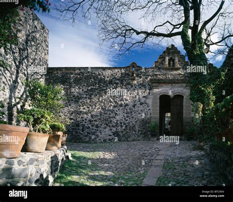 Exteriors Town Traditional Courtyard Hi Res Stock Photography And