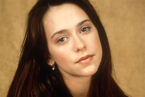 Jennifer love hewitt (born february 21, 1979) is an american actress, producer and singer. Cinco en familia (Party of Five). Un excelente y revelador ...