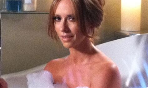 Jennifer Love Hewitt Presented With A Giant Picture Of Her Cleavage On
