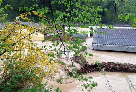 Millionen Schaden Wegen Hochwasser Und Erdrutschen Schweizer Bauer My