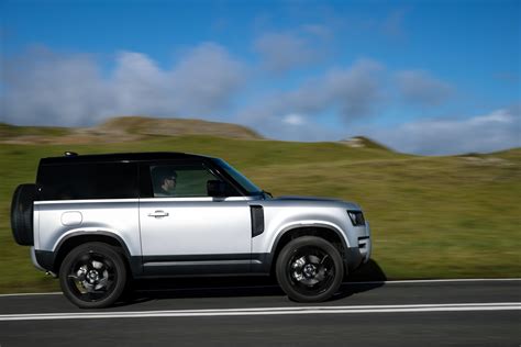 2021 Land Rover Defender Gets Phev And Spacious Hard Top Autoevolution