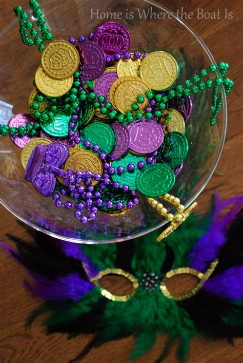 Mardi gras decorating ideas are the perfect way to bring the festive air of the celebration to your home, work, or party. 25+ unique Mardi gras decorations ideas on Pinterest ...