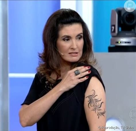 Atriz Da Globo Com Tatuagem No Bra O Ideas Fotos Tatuagem