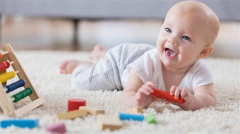 Juegos Y Actividades Para Bebés Durante El Primer Año De Vida