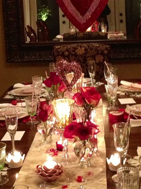 We love these ideas for how to dress. Valentines dinner | Valentine day table decorations ...