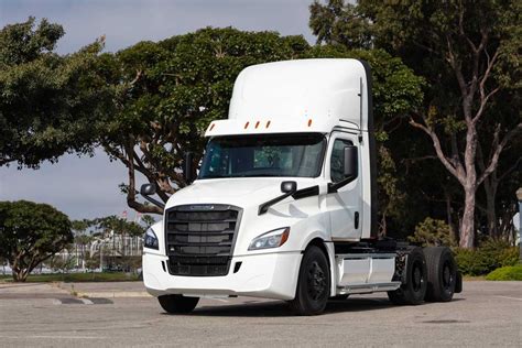 NFI Penske Reach Electric Driving Milestones With Freightliner Test