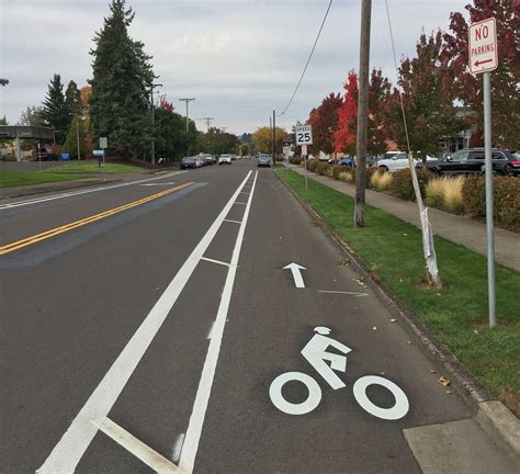 First Buffered Bike Lane Installed On Nw Spruce Avenue Corvallis Oregon