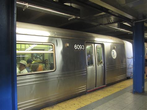Filenew York City Subway 2011 R46 In Lower Manhattan Wikimedia