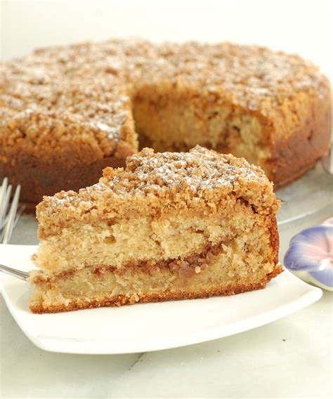 Banana walnut cake ingredients 04 eggs 100 gms amul butter 250 gms sugar (granulated/castor) 250 gms all purpose flour (maida) 01 tsp baking. Banana Coffee Cake Walnut Streusel Pictures, Photos, and ...