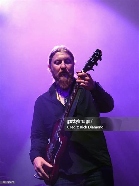 Derek Trucks Performs During The Wheels Of Soul 2017 Tour Featuring News Photo Getty Images