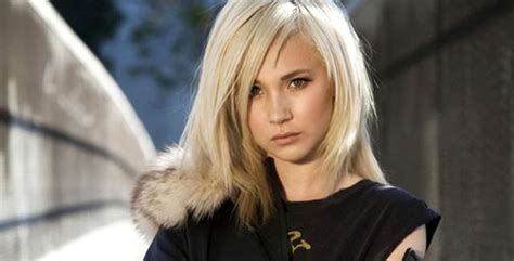 IS JUNO TEMPLE PLAYING THE FIRST FEMALE "ROBIN" IN [BATMAN ...