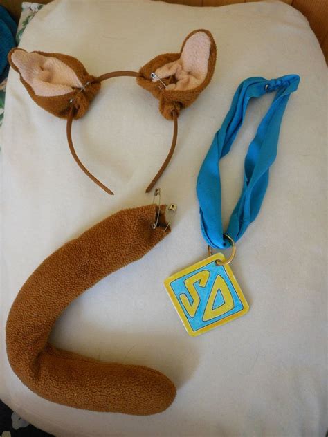 Jul 20, 2021 · diy scooby doo costumes any character from the '70s cartoon would make a classic halloween costume—mystery machine not included! Scooby Doo Headband Collar and Tail | Scooby doo diy costume, Scooby doo halloween costumes ...