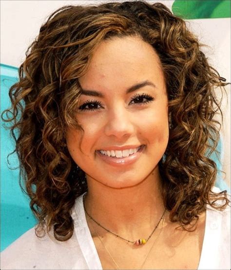 Curly Hairstyle For Round Face Wavy Haircut