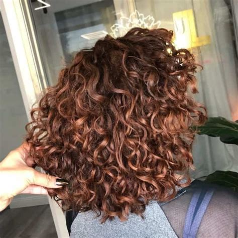 By preparing the hair, using high quality products, and doing regular maintenance, you can ensure that red highlights will look great in your black hair. Unique Brown Hairstyles with Auburn Highlights - The UnderCut